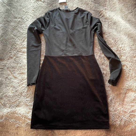 Elegant Black Long Sleeve Mesh Dress ♠️ - Picture 3 of 4